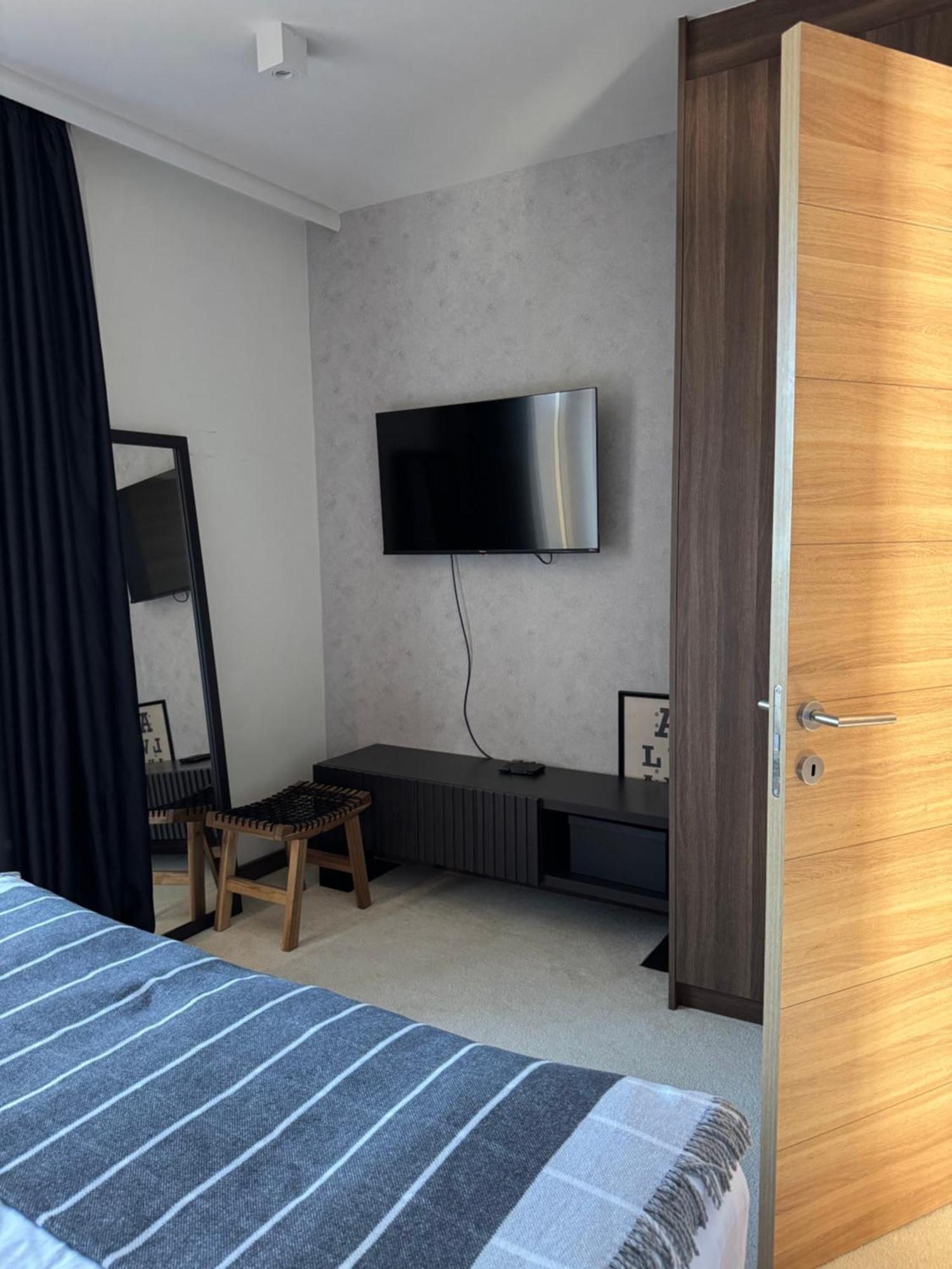 Apartment Woodside 431, - One Separate Bedroom 35m2- Free Parking & *